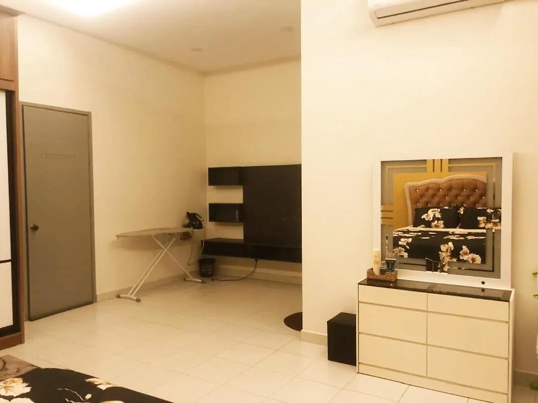 Family House At Town Area, You Feel Like Home Malacca Malaysia