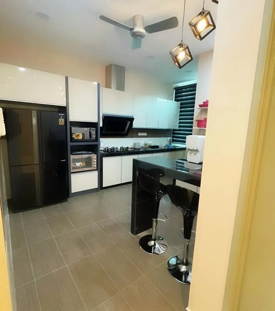 Family House At Town Area, You Feel Like Home Malacca Holiday home